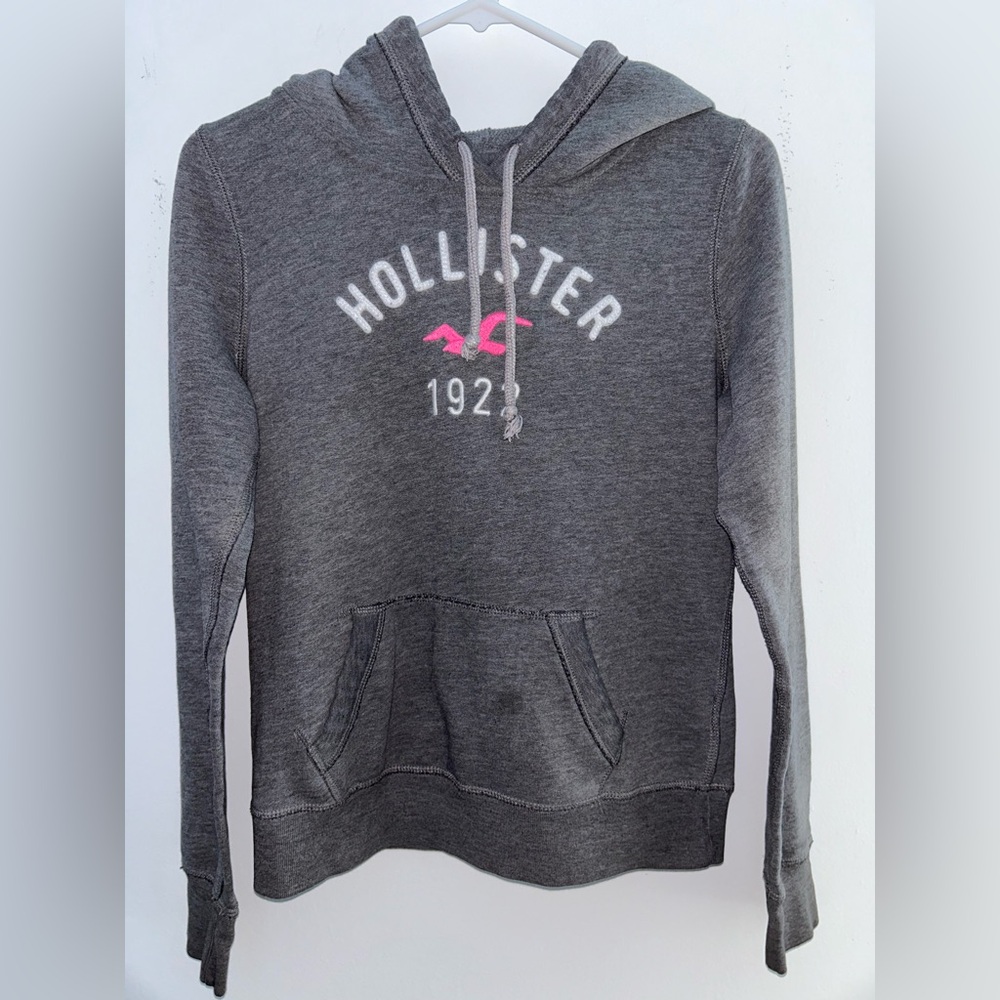 Women’s vintage size medium grey Hollister logo hoodie